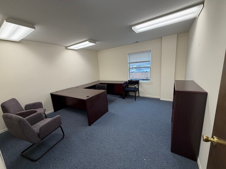 More Photos Of 678 Westwood Ave, River Vale Auto Repair For Lease