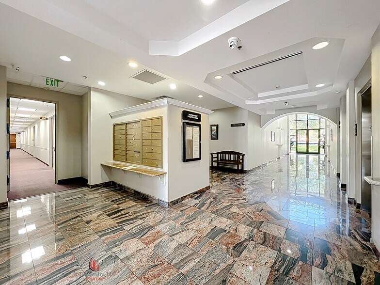 More Photos Of 1507 S Hiawassee Rd, Orlando Medical For Lease