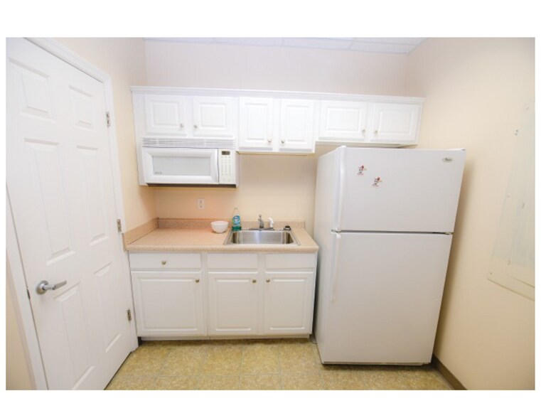 More Photos Of 1021 Majestic Dr, Lexington Medical For Sale