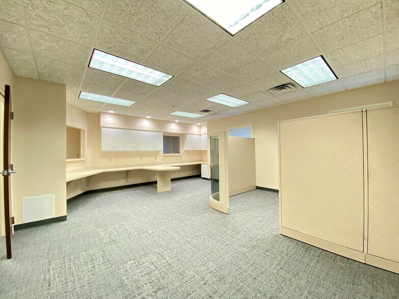 More Photos Of 1107 Statesville Blvd, Salisbury Medical For Lease