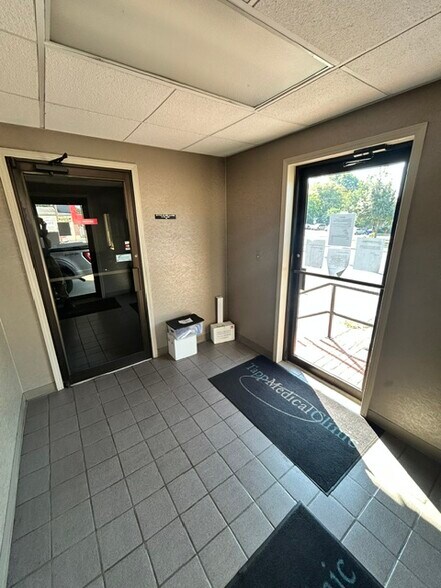 More Photos Of 414 Old Morgantown Rd, Bowling Green Office For Sale