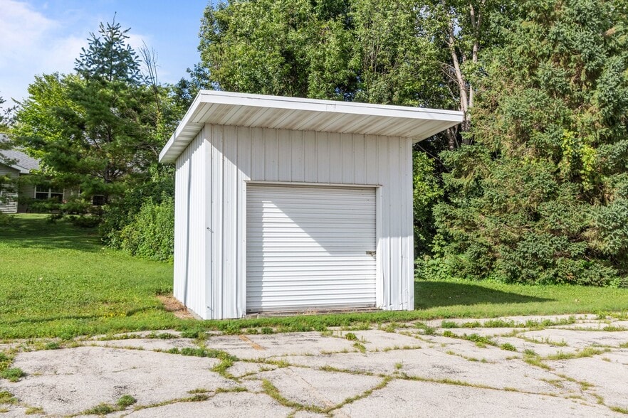 More Photos Of N7658 County Highway WH, Taycheedah Manufacturing For Sale