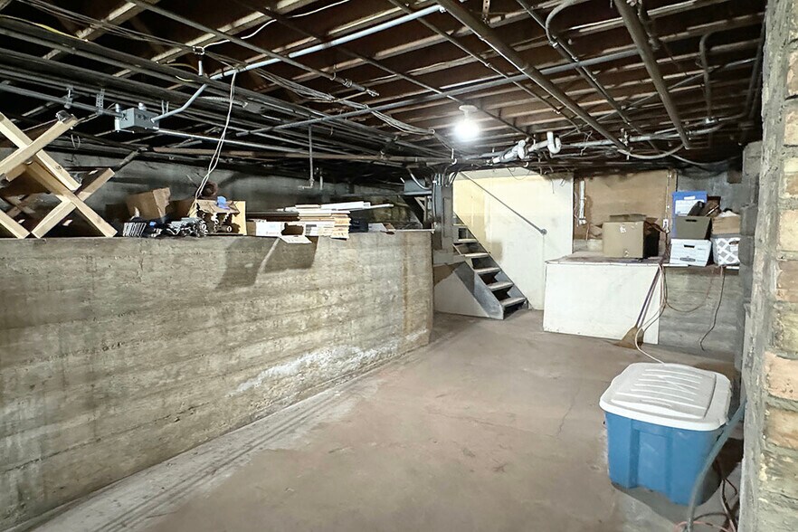 More Photos Of 1801 Wood St, Elkhart Storefront For Sale