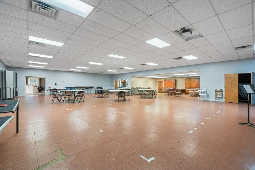 More Photos Of 1101 N Wheeler Ave, Sallisaw Religious Facility For Sale