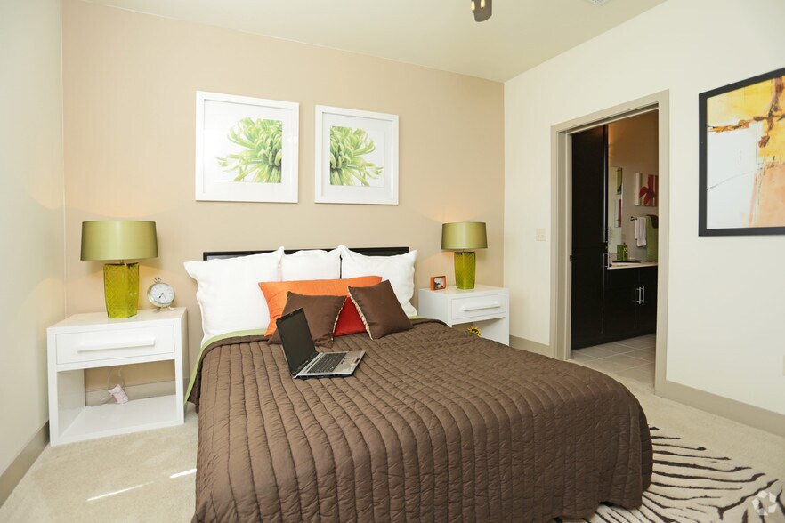 More Photos Of 744 Brick Row, Richardson Apartments For Lease