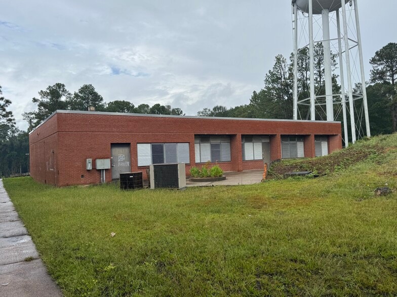 More Photos Of 711 N Chapin Rd, Aberdeen Flex For Sale