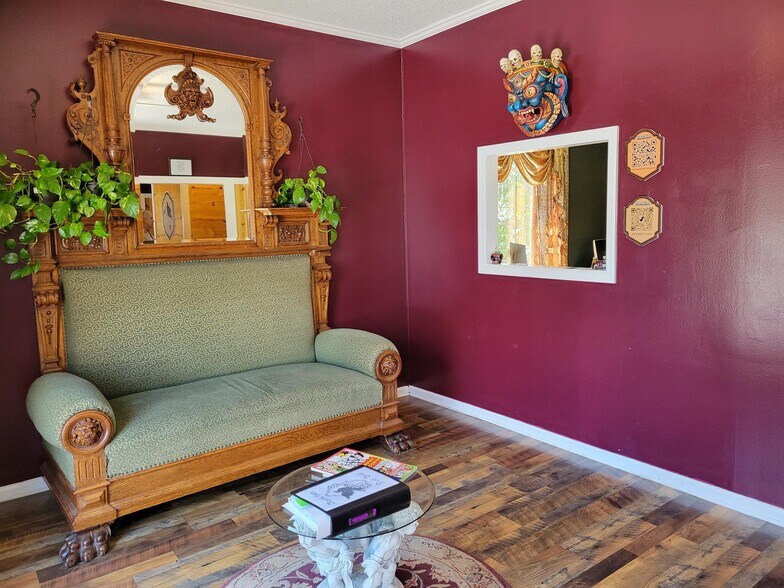 More Photos Of 2708 E 10th St, Greenville Office For Sale