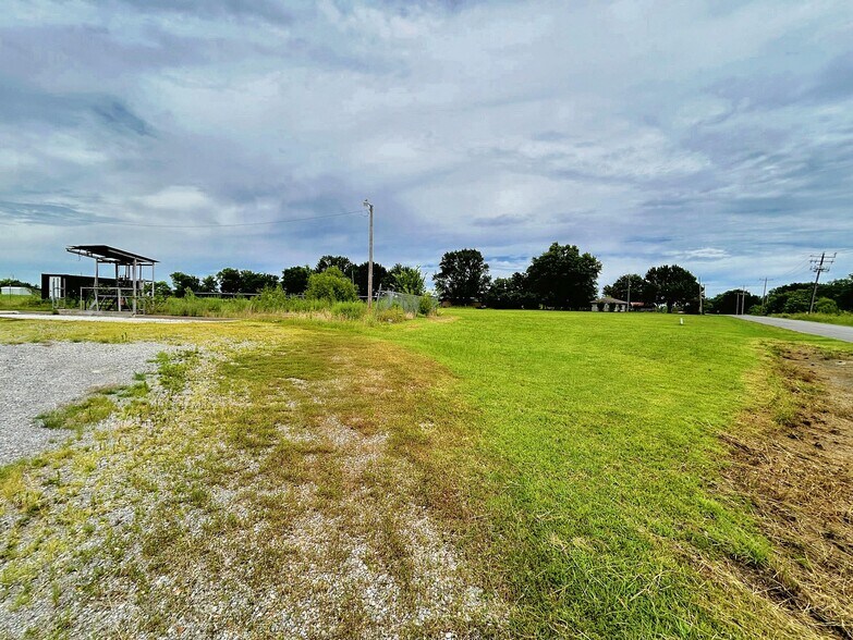 More Photos Of 120 W Peak Blvd, Muskogee Freestanding For Sale