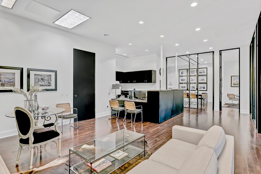 More Photos Of 8410 Hwy 90A, Sugar Land Office For Lease