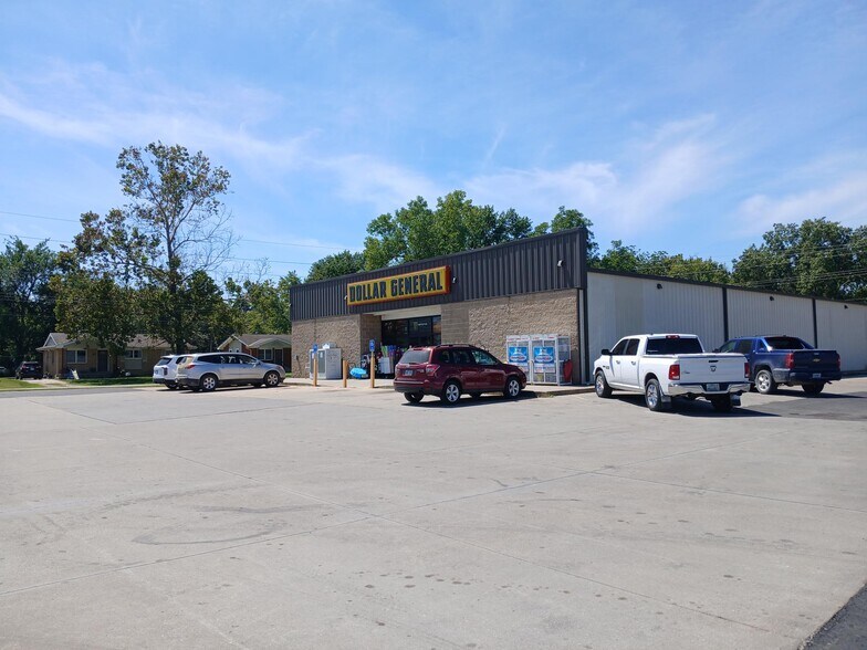 More Photos Of 605 Holly St, Pleasanton General Retail For Sale