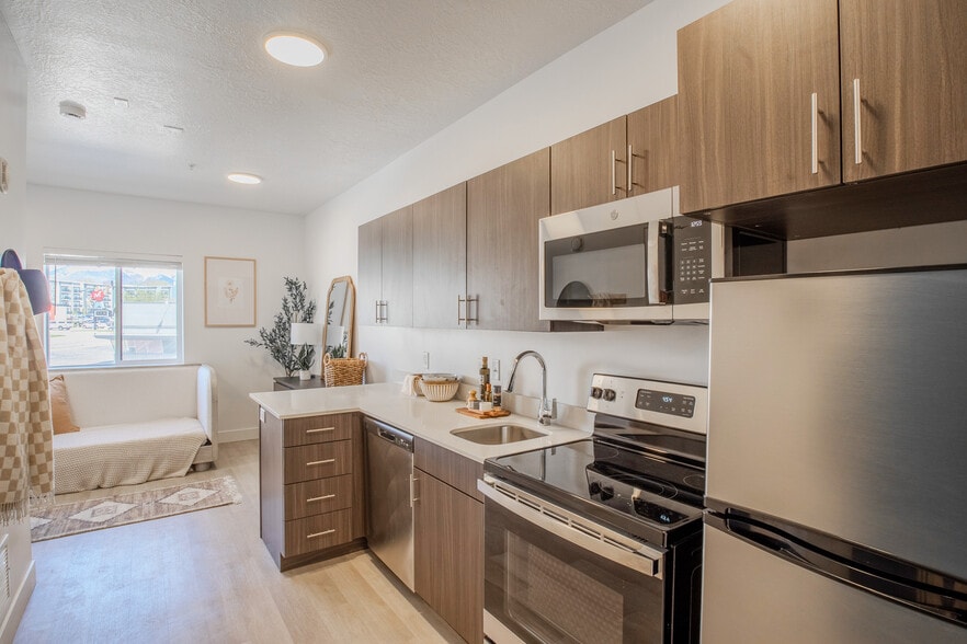 More Photos Of 230 S State St, Clearfield Apartments For Sale