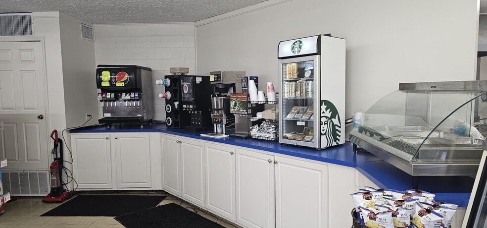 More Photos Of 3008e US-60, Harned General Retail For Sale