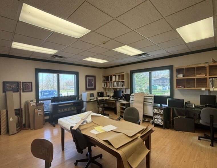 More Photos Of 10090 Queens Way, Chagrin Falls Light Manufacturing For Sale