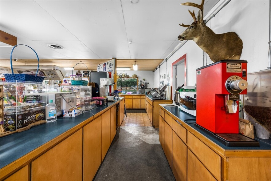 More Photos Of 7550 Logsden Rd, Logsden Convenience Store For Sale