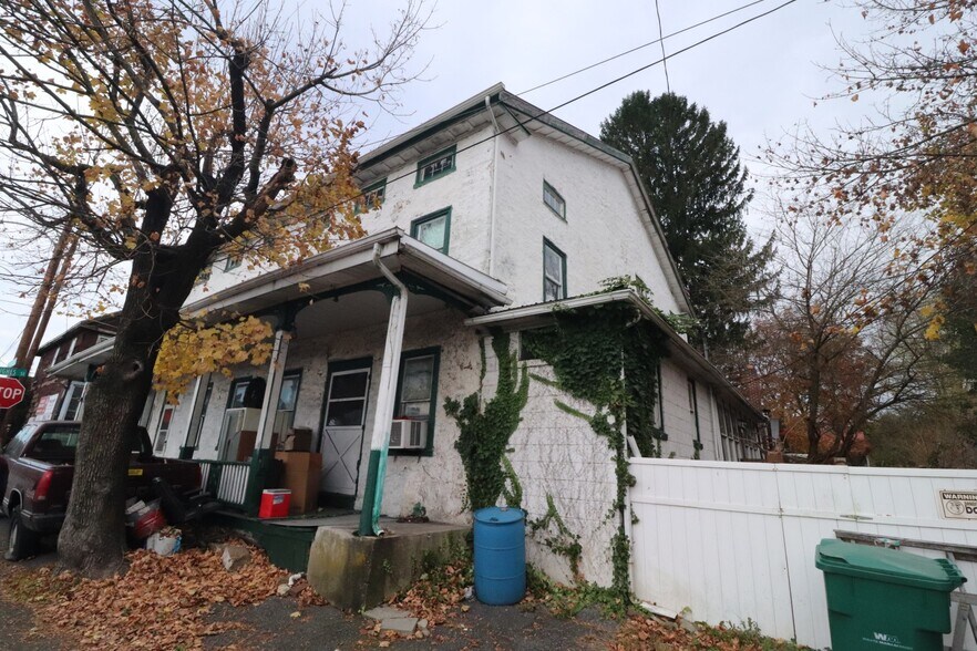 More Photos Of 200 Hughes St, New Ringgold Specialty For Sale