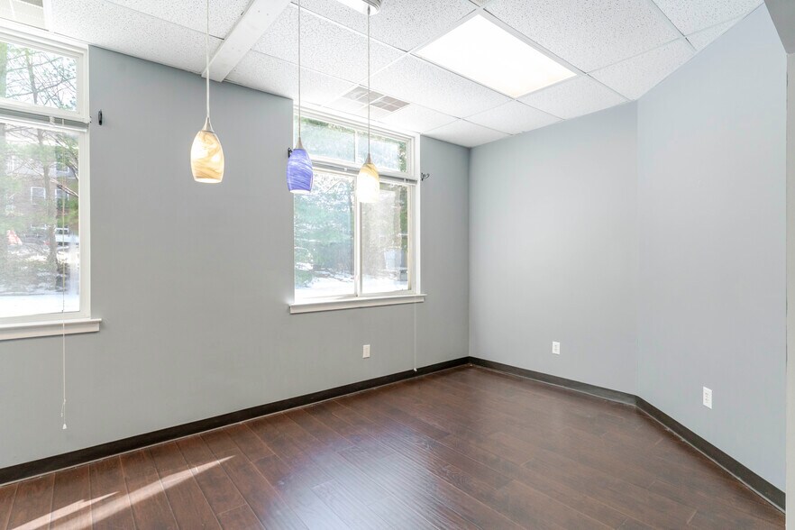 More Photos Of 1410 Incarnation Dr, Charlottesville Medical For Sale