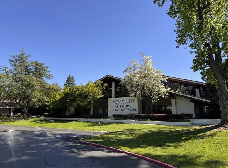 More Photos Of 3636-3640 American River Dr, Sacramento Office For Lease