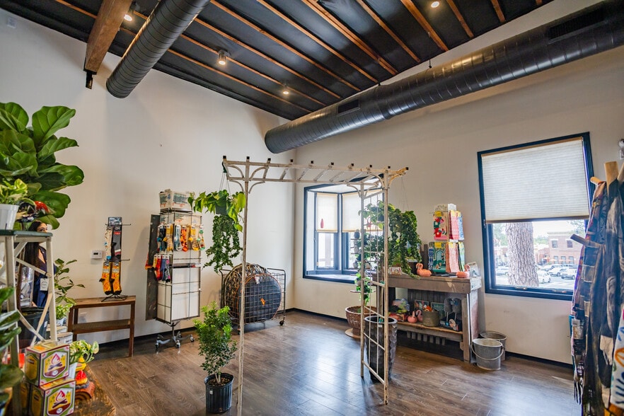 More Photos Of 10 Plaza Sq, Orange Storefront Retail Office For Lease