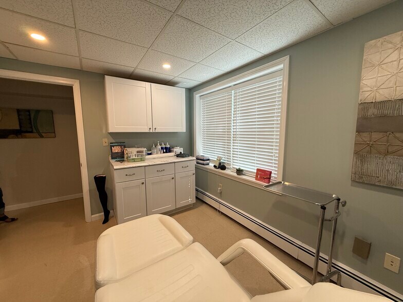 More Photos Of 178 Park St, North Reading Medical For Lease