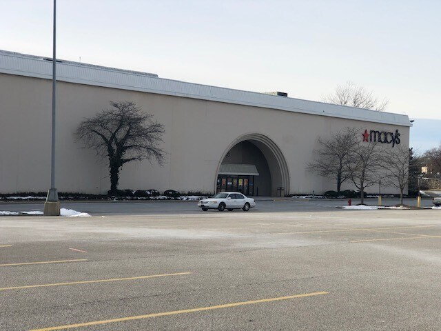 More Photos Of 7850 Mentor Ave, Mentor Department Store For Sale