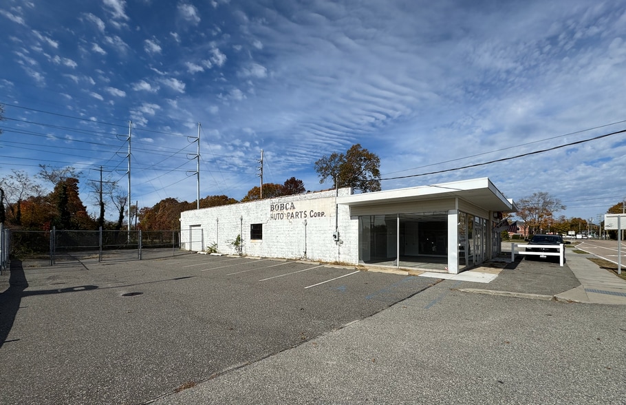More Photos Of 70-72 Jayne Blvd, Port Jefferson Station Freestanding For Lease