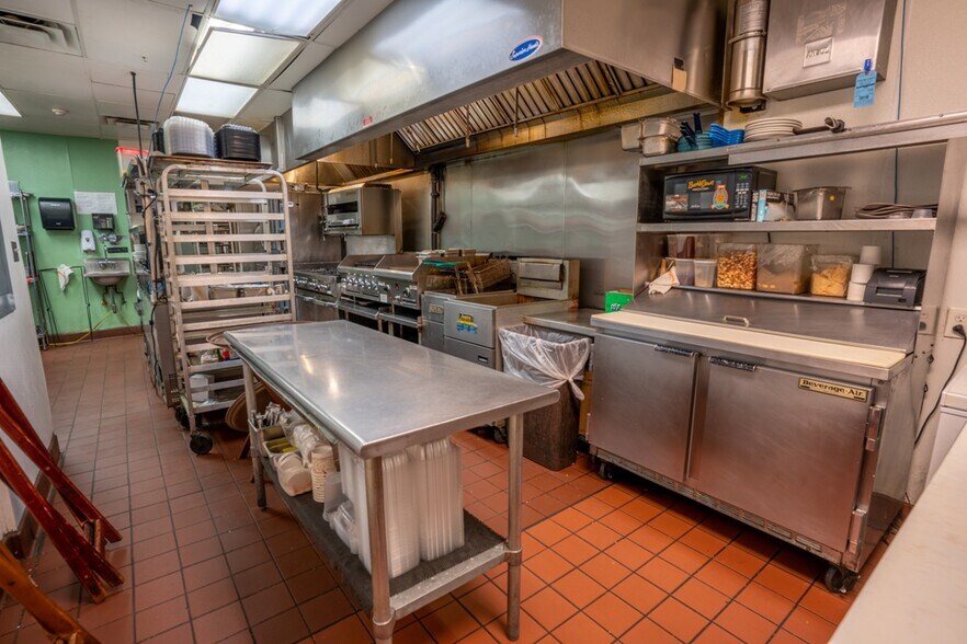More Photos Of 30 S La Grange Rd, La Grange Restaurant For Sale
