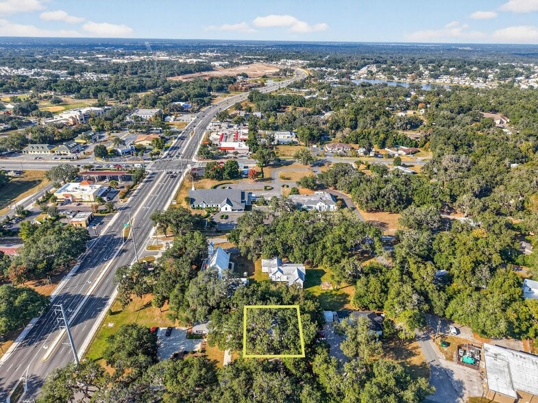 More Photos Of 111 E Lady Lake Blvd, Lady Lake Office For Lease