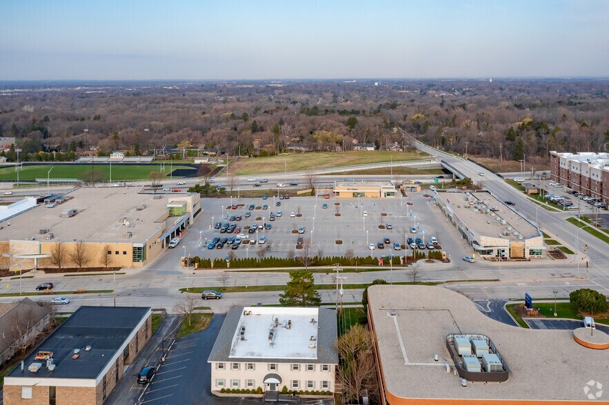 More Photos Of 6969 N Port Washington Rd, Milwaukee Unknown For Lease