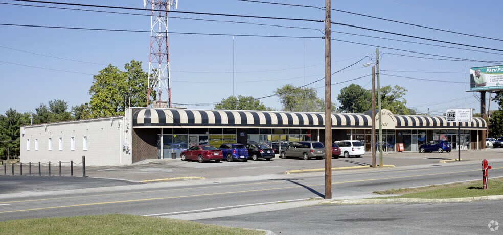 More Photos Of 1127 N Broadway St, Knoxville Freestanding For Lease