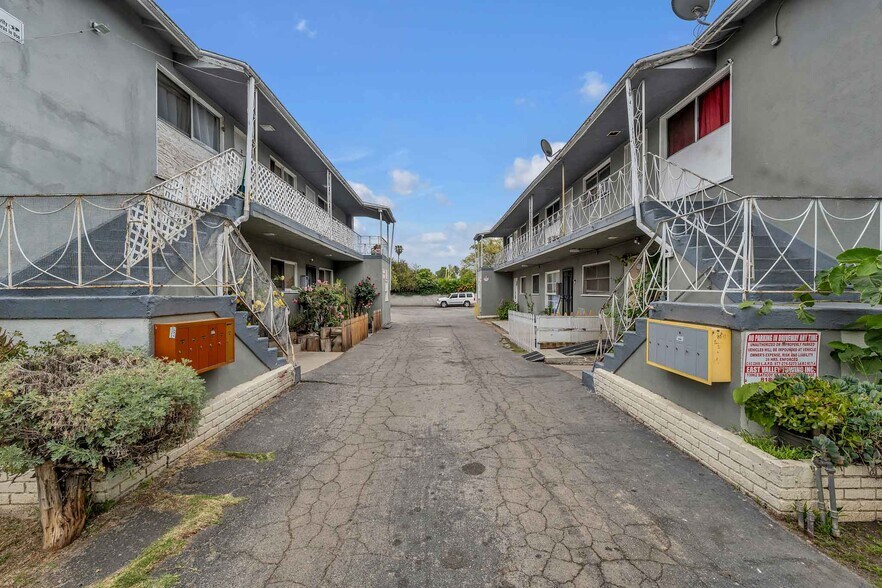 More Photos Of 6860-6870 Hazeltine Ave, Van Nuys Apartments For Sale