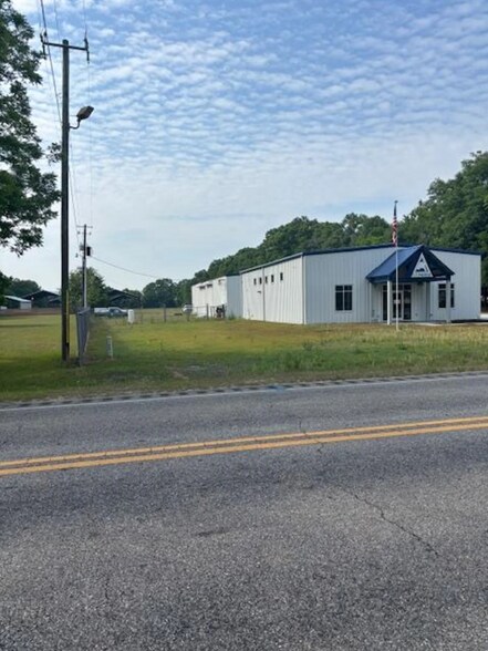 Primary Photo Of 1170 W Highway 92, Newton Warehouse For Sale