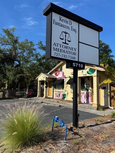 More Photos Of 5710 4th St N, Saint Petersburg Office Residential For Sale