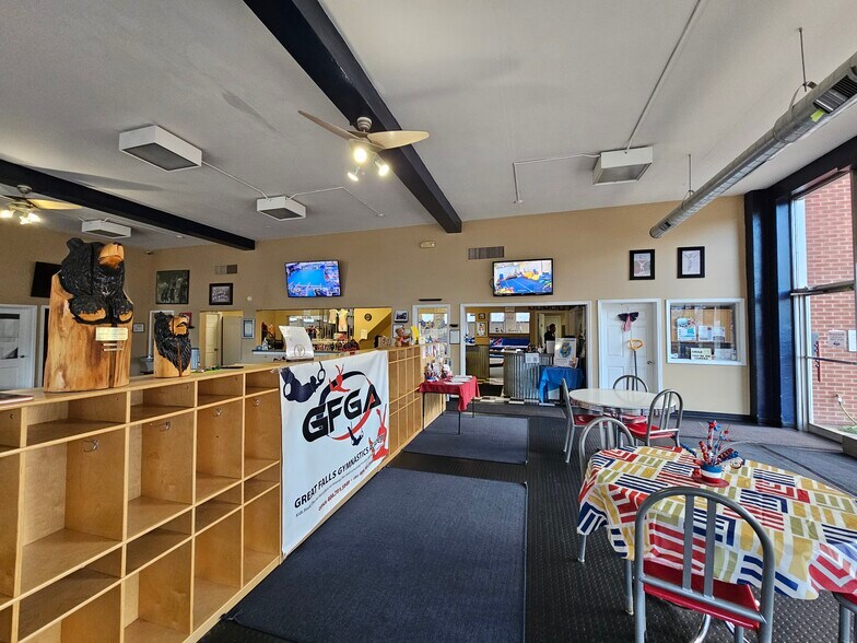 More Photos Of 815 N 1st Ave, Great Falls Auto Dealership For Lease