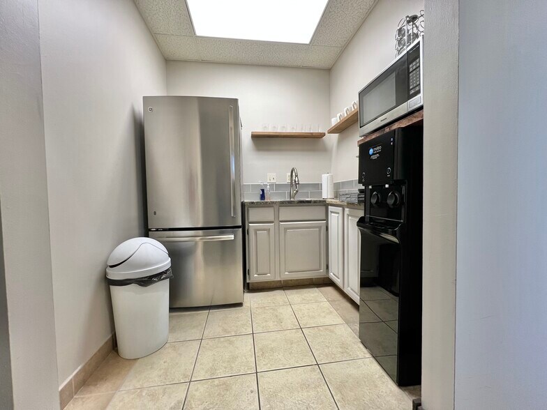 More Photos Of 8301 W 125th St, Overland Park Office For Sale