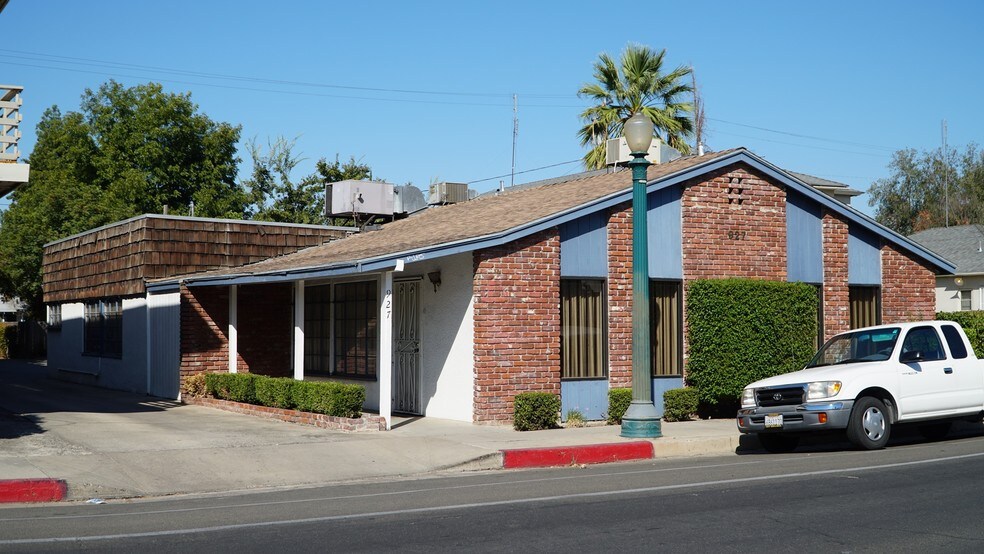 Primary Photo Of 927 N Fulton St, Fresno Office For Sale
