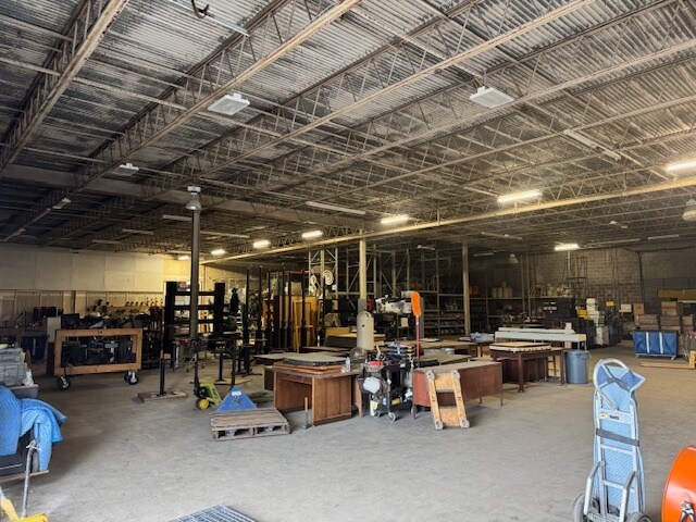 More Photos Of 4471 Michoud Blvd, New Orleans Distribution For Sale