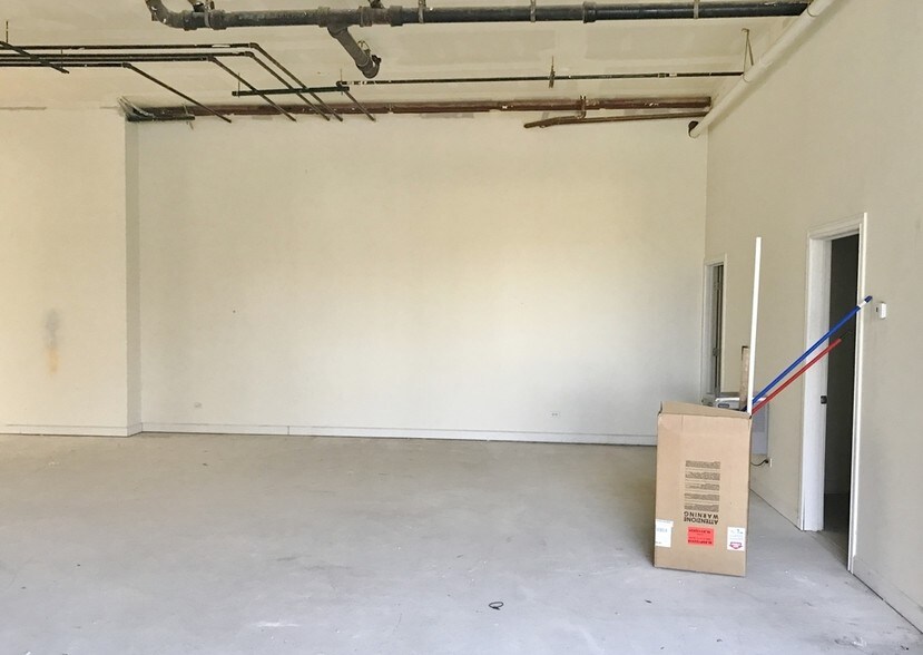 More Photos Of 4651 N Greenview Ave, Chicago Apartments For Lease