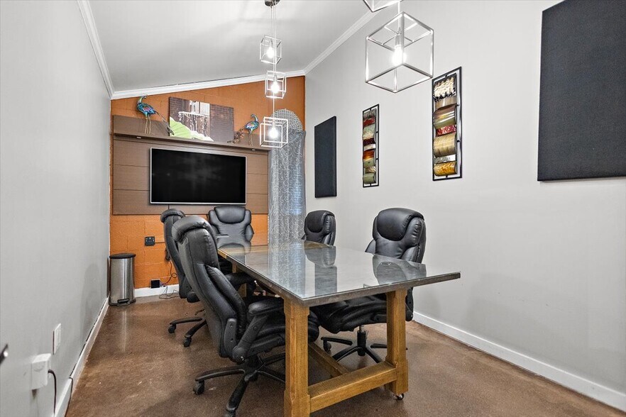 More Photos Of 908 Cherry St, Vicksburg Office For Sale