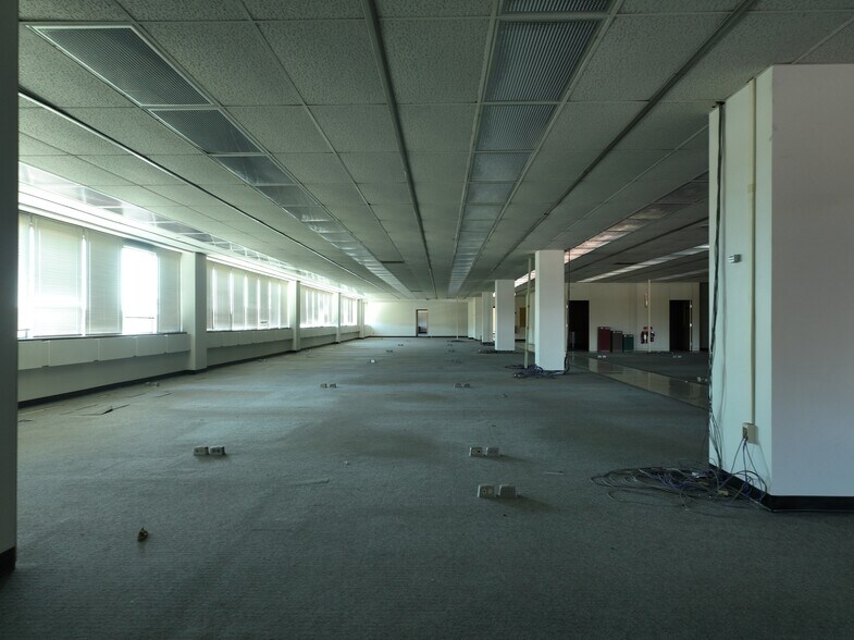 More Photos Of 4265 N 30th St, Milwaukee Industrial For Sale