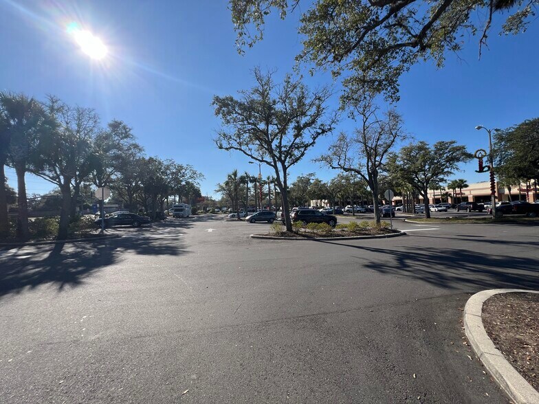 More Photos Of 1074-1098 Montgomery Rd, Altamonte Springs Freestanding For Lease