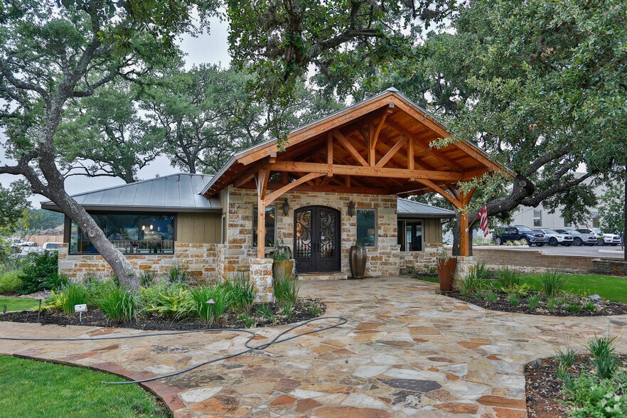 More Photos Of 32255 IH-10 W, Boerne Loft Creative Space For Lease