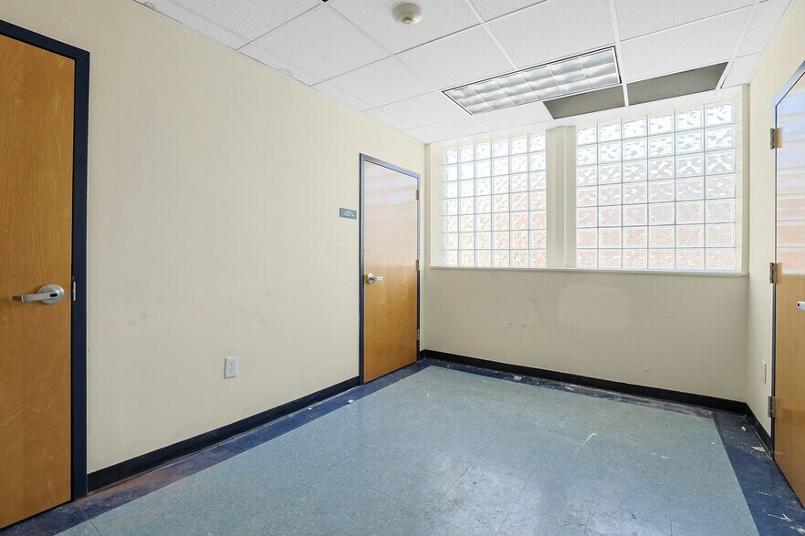 More Photos Of 31 W Broad St, Haverstraw Office For Lease