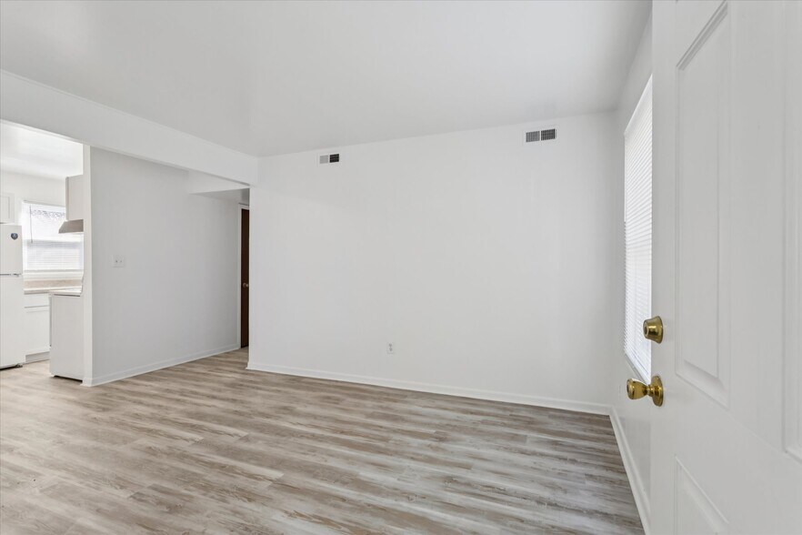 More Photos Of 6704 Cedar Lake Dr, Gloucester Apartments For Sale