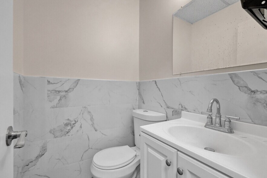 More Photos Of 215 Old Tappan Rd, Old Tappan Medical For Lease