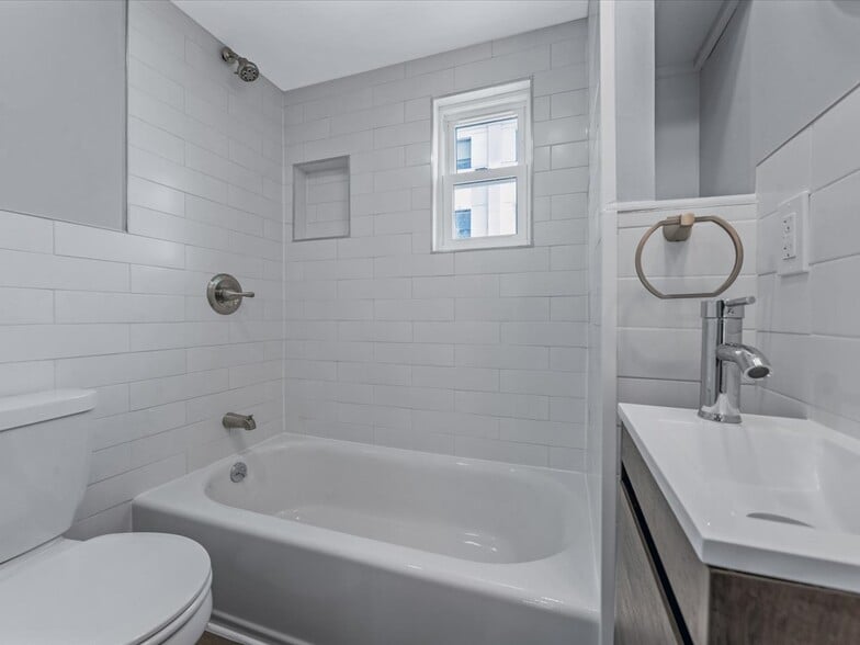 More Photos Of 6 E Barclay St, Hicksville Apartments For Sale