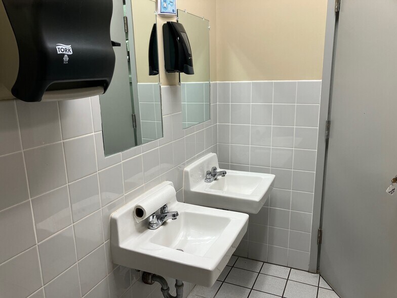 More Photos Of 85 S Long St, Williamsville Office For Lease