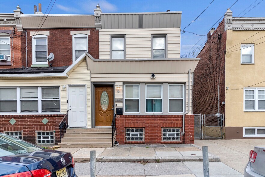 More Photos Of , Philadelphia Unknown For Sale