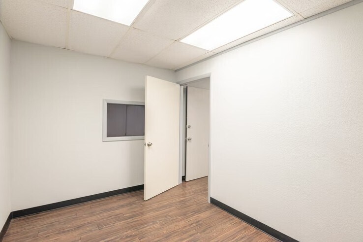 More Photos Of 610 NE 29th St, Pompano Beach Warehouse For Lease