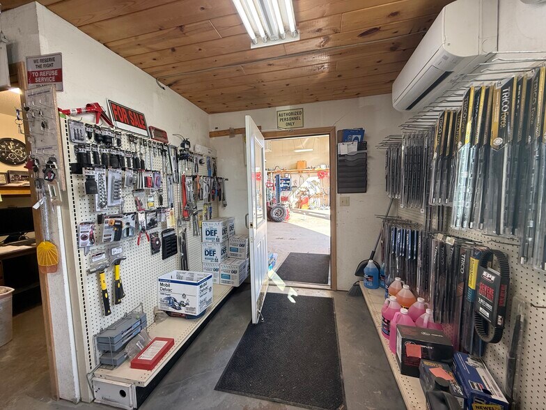 More Photos Of 101 E 4th St, Newell General Retail For Sale