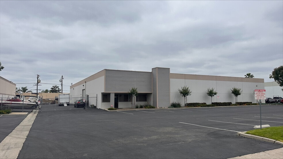 More Photos Of 1169 N Grove St, Anaheim Warehouse For Lease